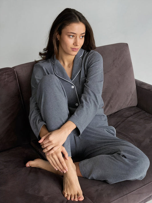 Pyjama en Jersey | Top Boutonné à Manches Longues et Pantalon Gris | Signature