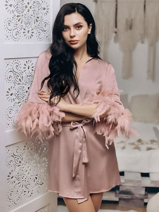 Robe de Chambre Élégante à Plumes Rose Champagne Flocon de Satin Signature